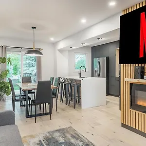 Free Parking Prime Location New Modern , Brossard Canada