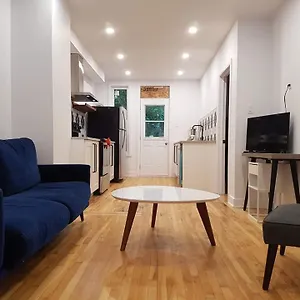 Check-in 1pm To 11pm Ii B , Montréal Canada